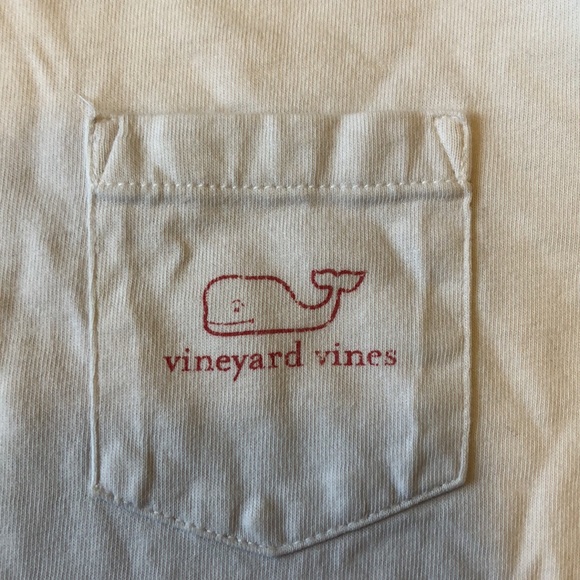 Vineyard Vines holiday t-shirt - Picture 4 of 4